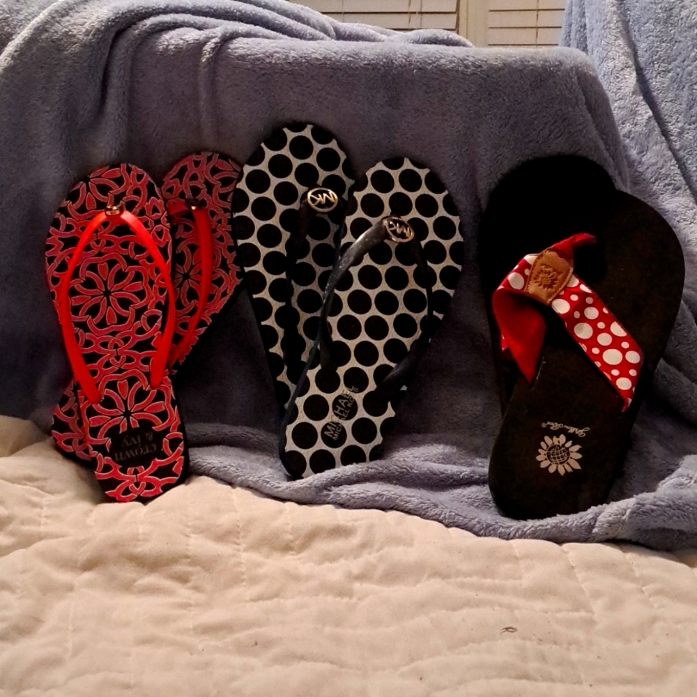 Michael Kors/ Crown &Ivy and Yellow box flip flops
